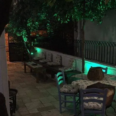 Dalyan Butik Hayat Bahcesi Ayvalı